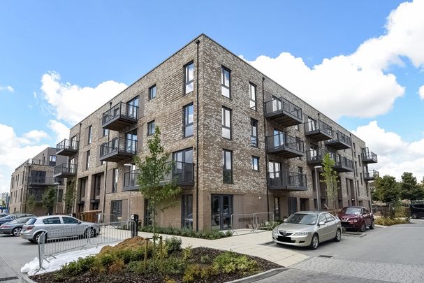 Fisher Close, Surrey Quays, London, SE16 - Photo 1