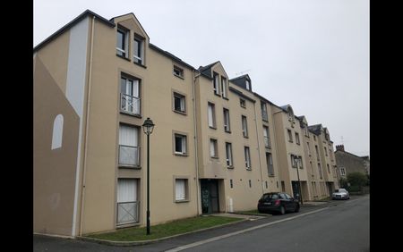 Location Appartement 4 pièces 88 m² Argenton-sur-Creuse - Photo 3