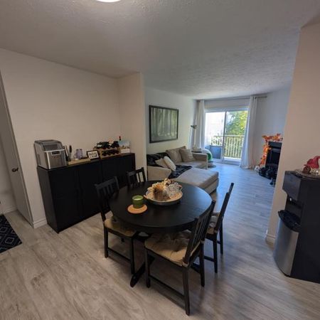 LAPRAIRIE, beau 4 1/2 style condo pres services et transport - Photo 3