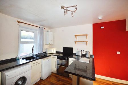 2 bedroom terraced house to rent - Photo 4