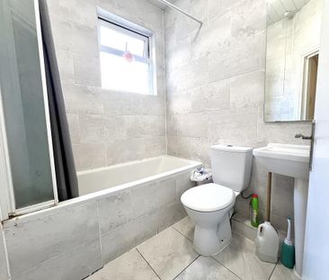 1 bedroom in a house share to rent - Photo 6