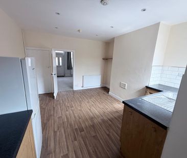2 bedroom terraced house to rent - Photo 6