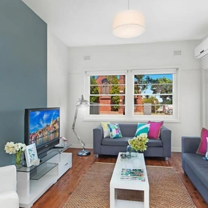 Stylish two bedroom apartment - Photo 1