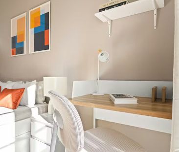 Avenida de Sidónio Pais, Lisbon, Lisbon 1050-215 - Photo 3