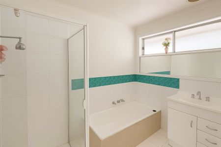 Comfortable Family Home in a Great Hampton Park Location - Photo 4