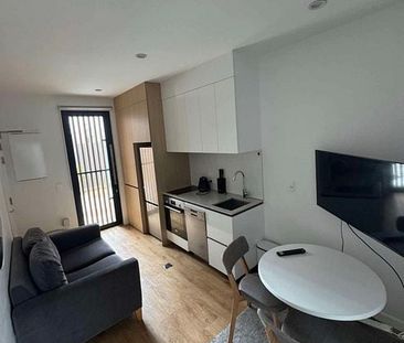 Modern 1BR Townhouse in Te Aro - Photo 1