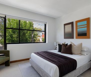 Modern Terrace Style With Private Entry - Photo 5