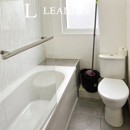 1 bedroom property to rent Priory Crescent, Southend-on-Sea, Essex, SS2 - Photo 4