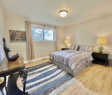 For Lease - 995 Gorham Street, Newmarket, Ontario - Photo 2