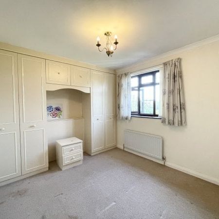 Thorntons Farm Avenue RM7 0TU, Property for rent - Photo 1