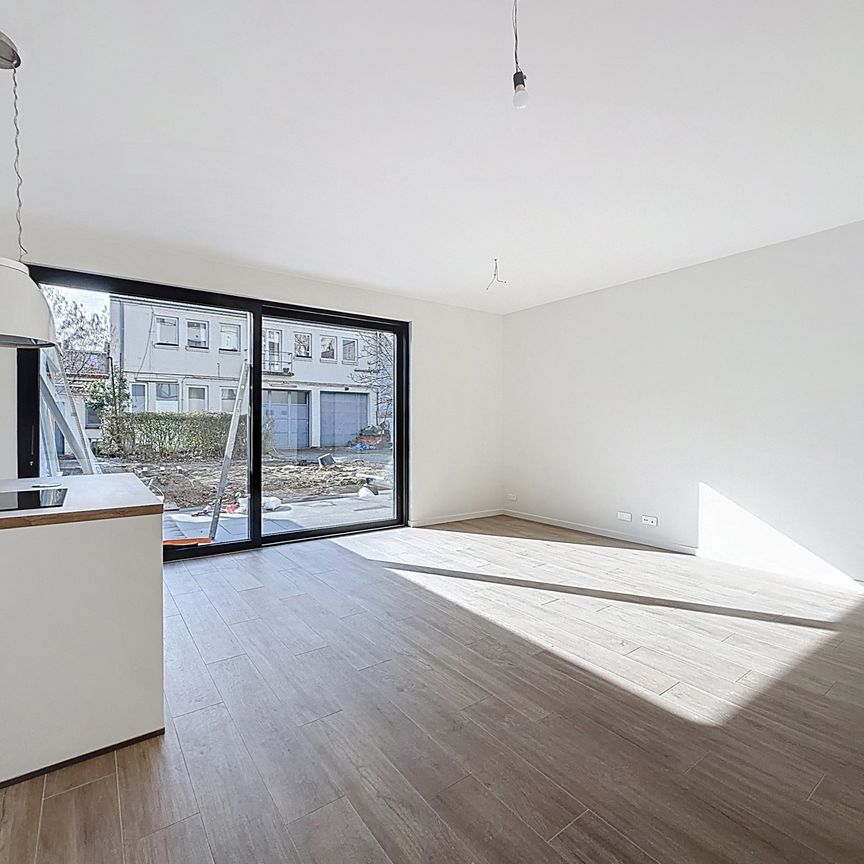 Gelijkvloerse verdieping met twee slaapkamers in Ixelles - Photo 1