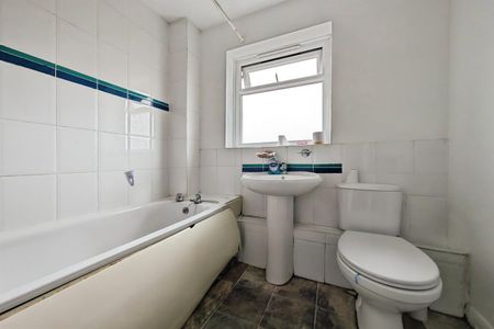 Lawson Court, Sydney Road, SO15 - Photo 5