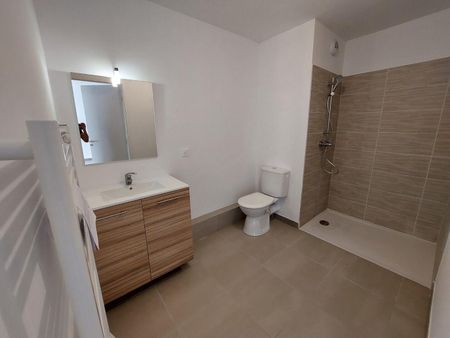 location Appartement T2 DE 42.29m² À NIMES - Photo 5