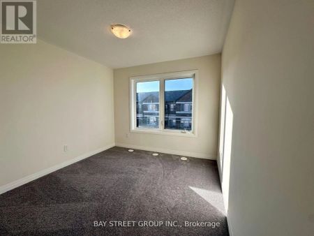 10 SISSONS WAY - Photo 5