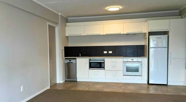 1/24 Grassways Avenue, Pakuranga heights - Photo 1