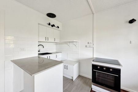 Renovated Top-Level Unit in Prime Surfers Paradise Location - Photo 5