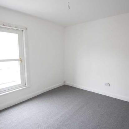 3 bedroom property to rent in Grimsby - Photo 1