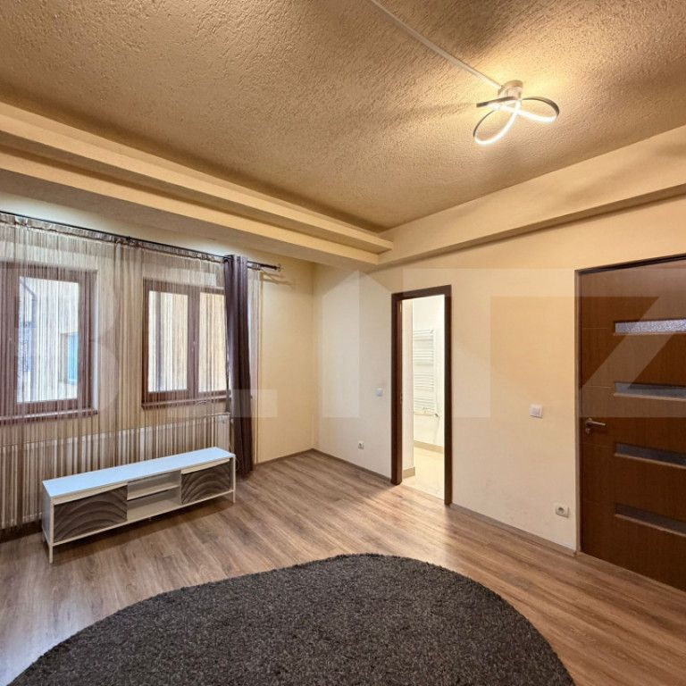 Casă P+3 + Demisol, Rovine, zona Cofetăria Dama - Fotografie 1