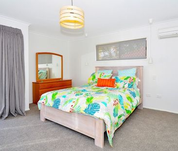 Renovated 4 bedroom house less than 200 m to the beach - Photo 4