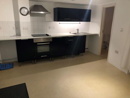 1 bedroom apartment to rent - Photo 4