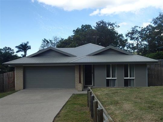 Family Home in Quiet Cul-De-Sac - Photo 1