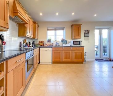 4 bedroom detached house to rent - Photo 5