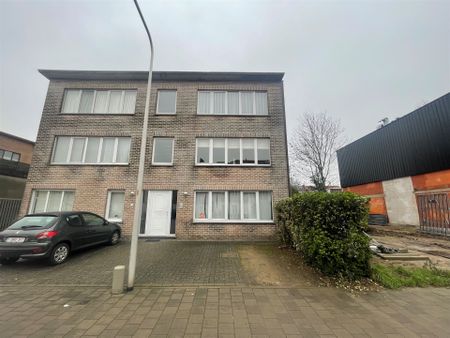 Prachtig appartement met 2 slaapkamers en autostaanplaats! - Photo 2