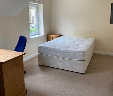 2 Highfields, Huddersfield, HD1 - Photo 5