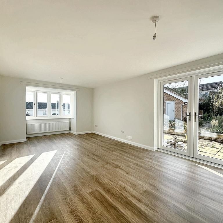 4 bedroom detached house to rent - Photo 1