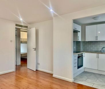 2 bedroom maisonette to rent - Photo 4