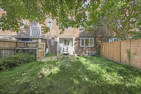 4 bedroom flat to rent - Photo 5