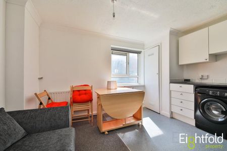 3 bedroom flat to rent - Photo 2