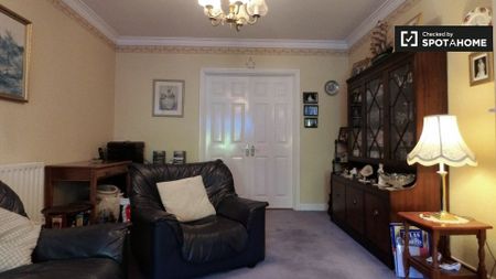 Room in a shared 4-bedroom flat for rent in Dublin - Photo 4