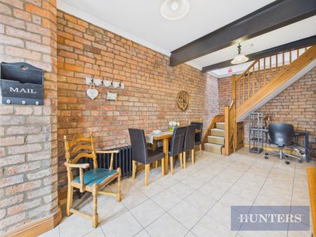 3 bedroom House To Let Total Size: 1018 SQ FT - Photo 4