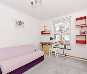 A first floor one bedroom flat to rent in heart of the town centre - Photo 3