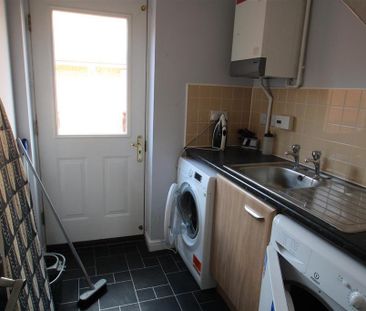 1 bedroom in a house share to rent - Photo 6