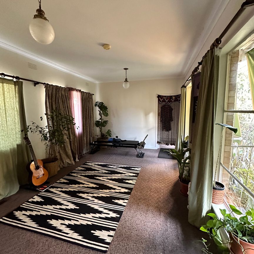 Brighton East - Photo 1