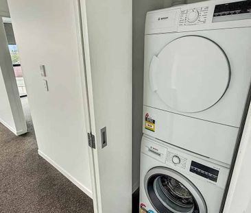 2 Bedroom & 2 bathroom - Furnished Apartment - Photo 4