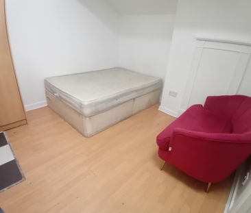 Studio Flat, Yarburgh Street, M16 - Photo 1