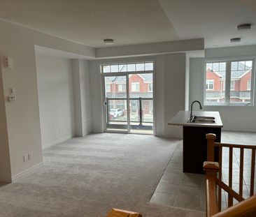 For Lease - 2015 Cameron Lott Crescent, Oshawa, Ontario - Photo 3