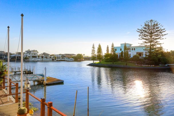 19 Etna Street, Isle Of Capri QLD 4217 - House For Rent | Domain - Photo 1