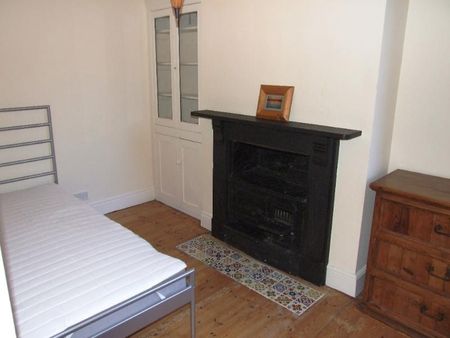 4 Bed Terraced House, Mordaunt Road, SO14 - Photo 4