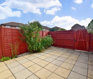 2 bedroom semi-detached house to rent - Photo 5