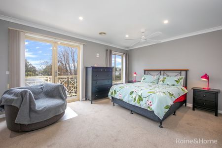 Impressive Space for Families! - Photo 5