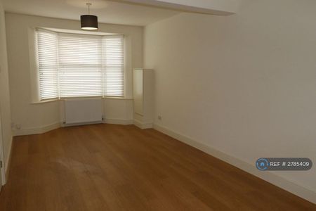 3 bedroom terraced house to rent - Photo 2