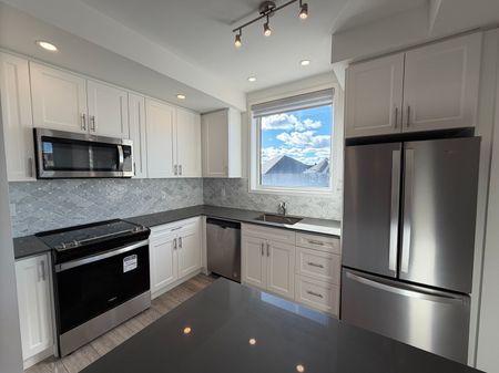 For Lease - 26 Lytham Green Circle Unit# 17, Newmarket, Ontario - Photo 2