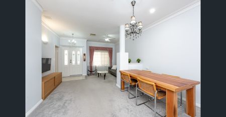 Lock and leave secure complex! - Photo 4