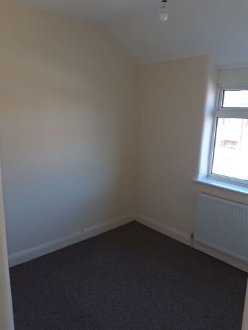 2 Bed Terraced House, Hilbury Avenue, M9 - Photo 5