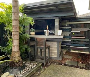 4 Bedrooms 2.5 Bathrooms and Double internal access garage - Photo 2