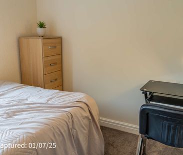 Abbotsford Road Room 1 - Photo 4